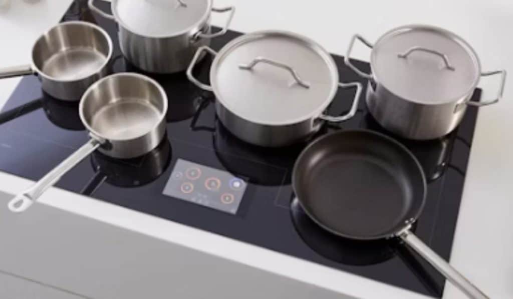 Inductiekookplaat aansluiten