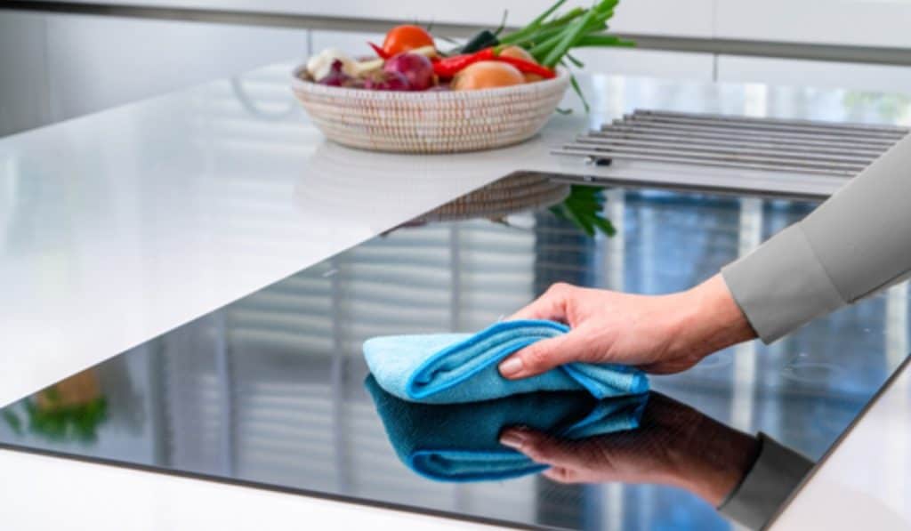 Inductiekookplaat Schoonmaken – Tips voor Krasvrij Onderhoud