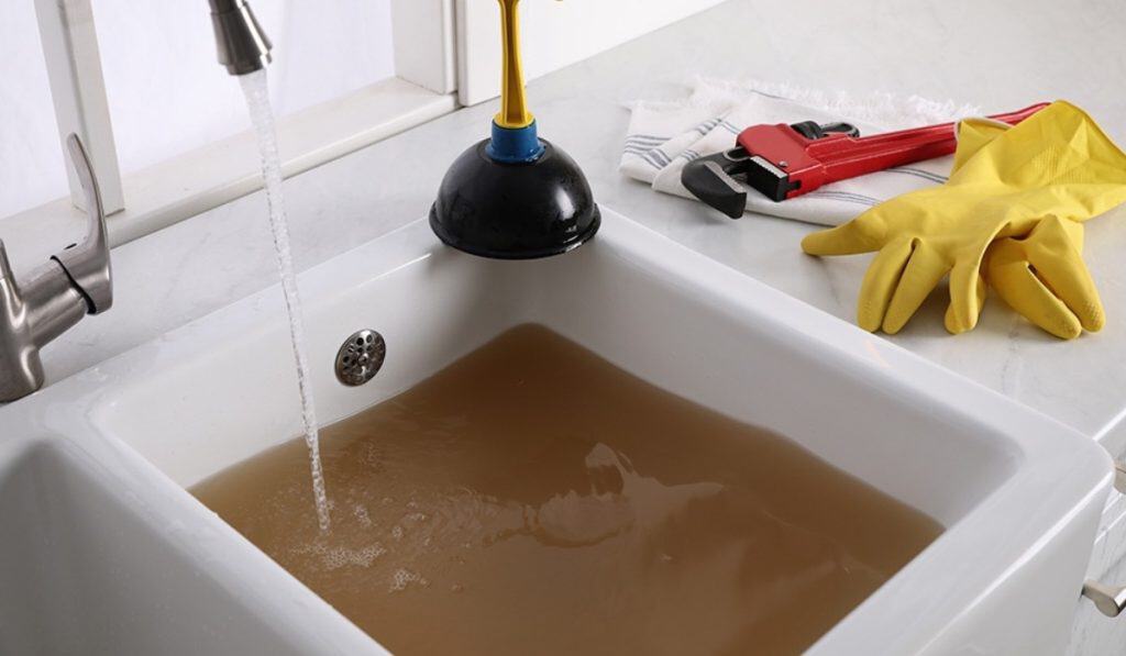 Gootsteen ontstoppen: duurzame oplossingen tegen verstoppingen