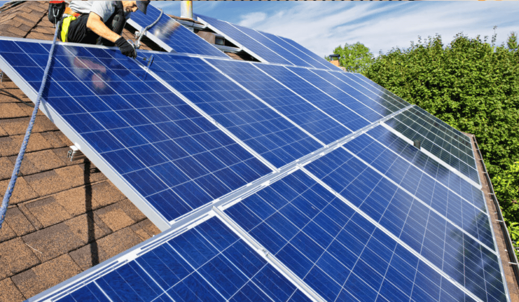Zonnepanelen aansluiten