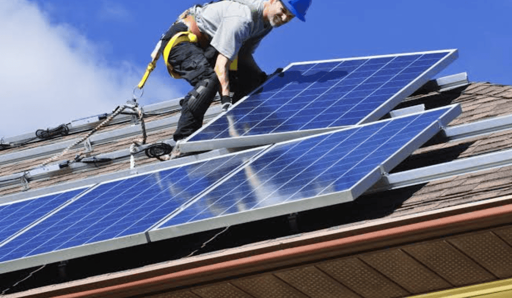 Zonnepanelen aansluiten